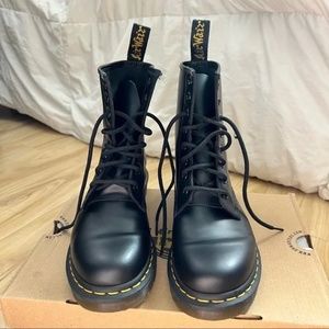 Dr. Martens 1460 Lace up Boots - size 7.5 women - Black 8 eye smooth leather